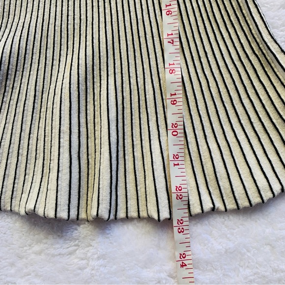 Theory Striped White Black Canelis Prosecco Peplum Tank | X-Small - Picture 9 of 10